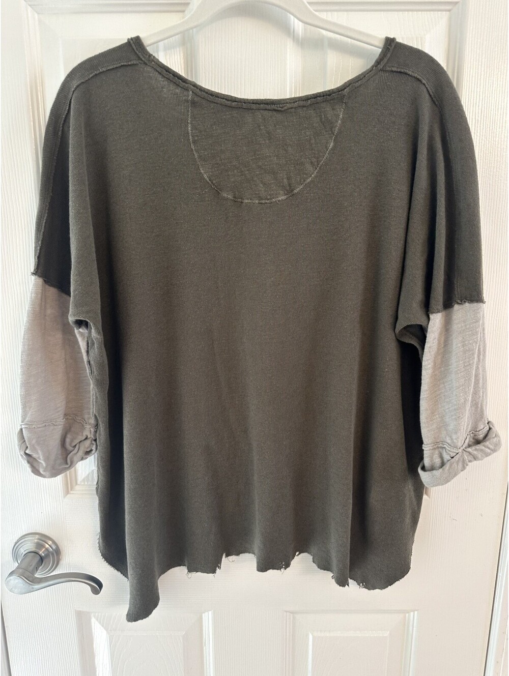 We The Free Women’s Army Green/taupe slve Oversized Frayed Shirt Cotton Size XS - Picture 2 of 8